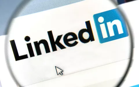 LinkedIn integra l'AI per migliorare la ricerca del lavoro