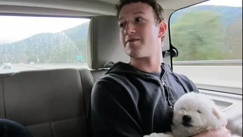 Mark Zuckerberg crea una pagina per il suo cagnolino