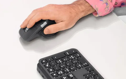 Logitech MX Master 4 rivoluziona la produttività con feedback aptico e Actions Ring