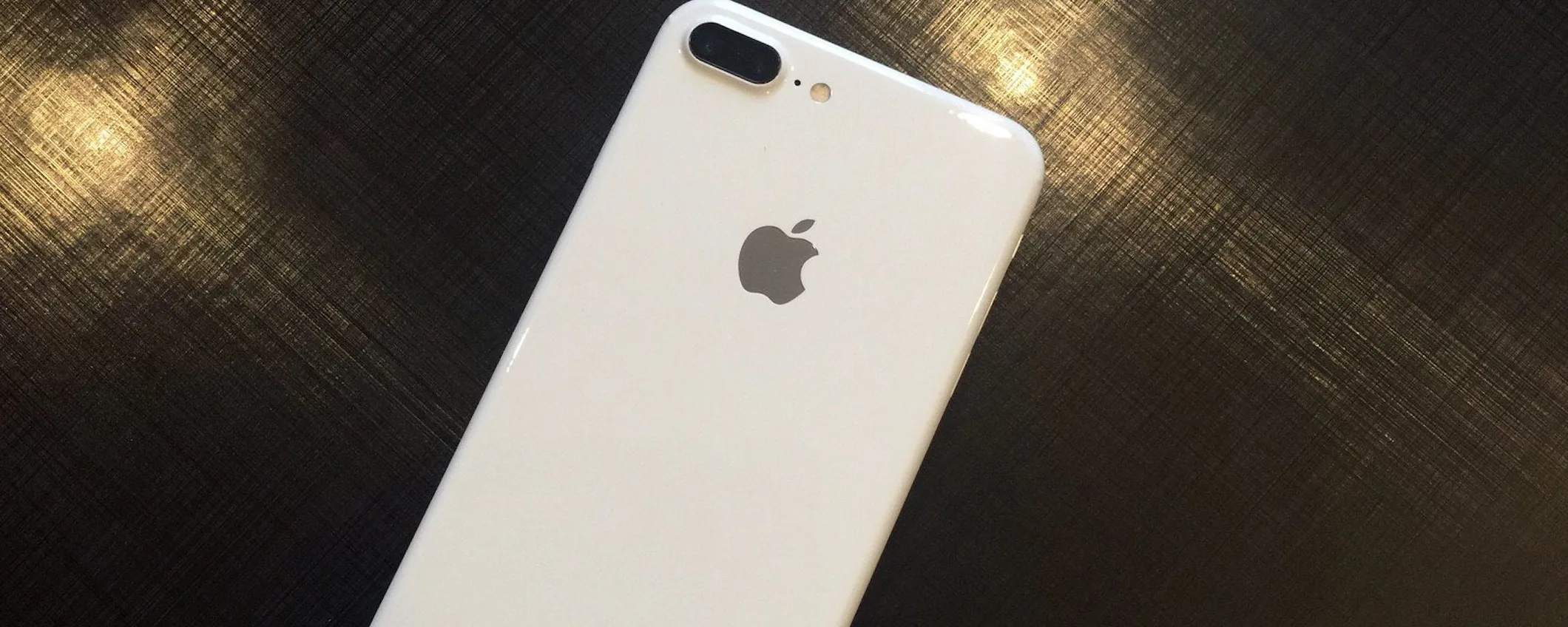 iPhone 7 e 7 Plus, ecco che aspetto avrebbe in tonalità Jet White