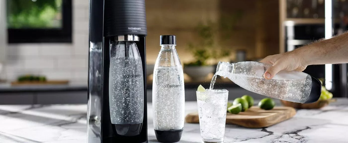 Acqua frizzante fai da te a casa con Sodastream Gaia Bianco: prezzo outlet  - Webnews
