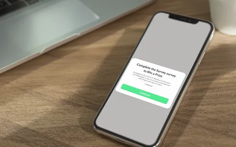 Allarme Truffa WhatsApp: falso sondaggio ruba account