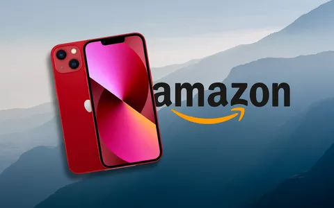 Natale è vicinissimo: iPhone 13 PRODUCT(RED) in super sconto su Amazon, ora a meno di 820€