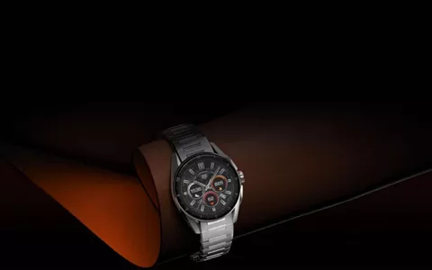 Tag Heuer presenta il Calibre E4, uno smartwatch di lusso